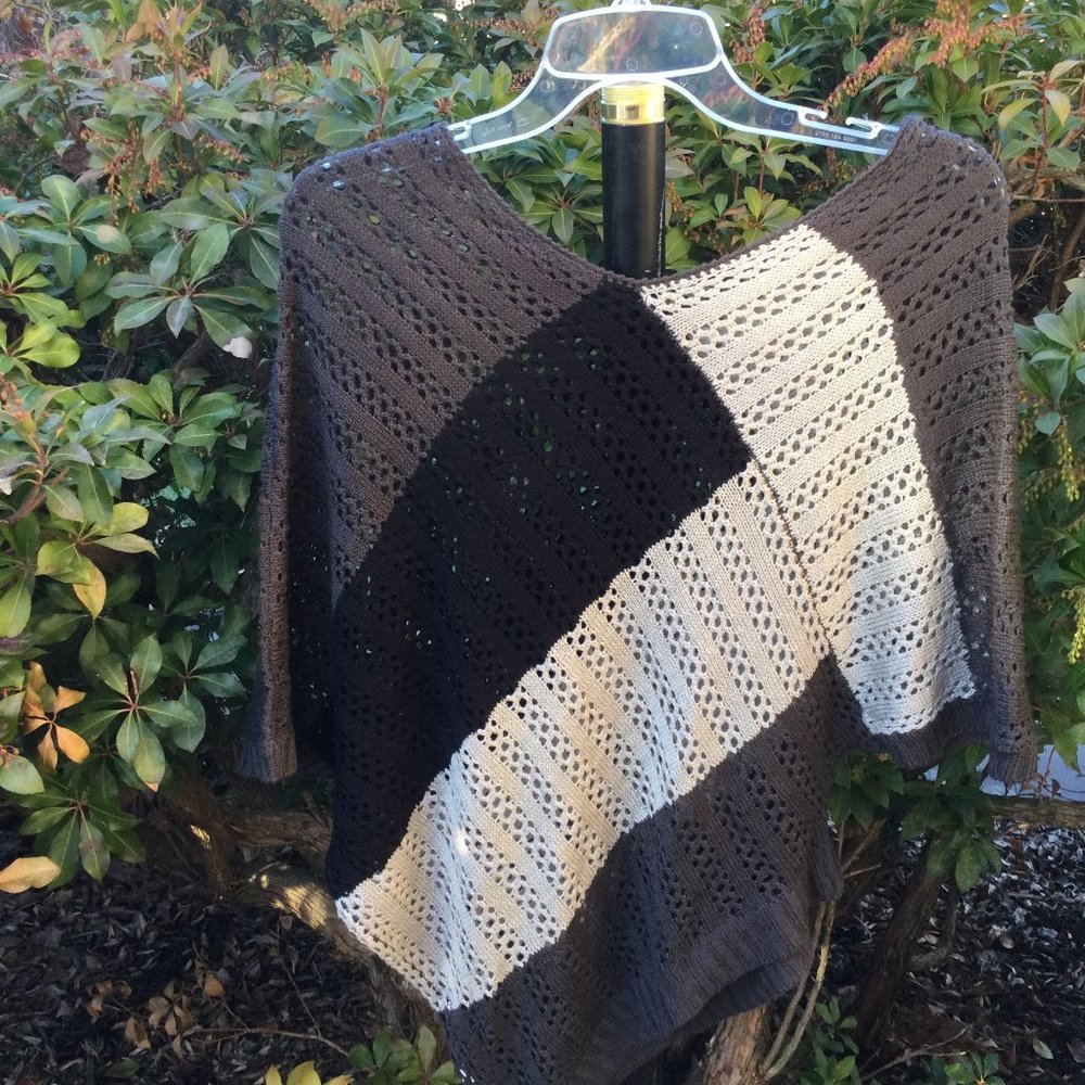 Colorblock Triangle Poncho - Picture 2 of 4